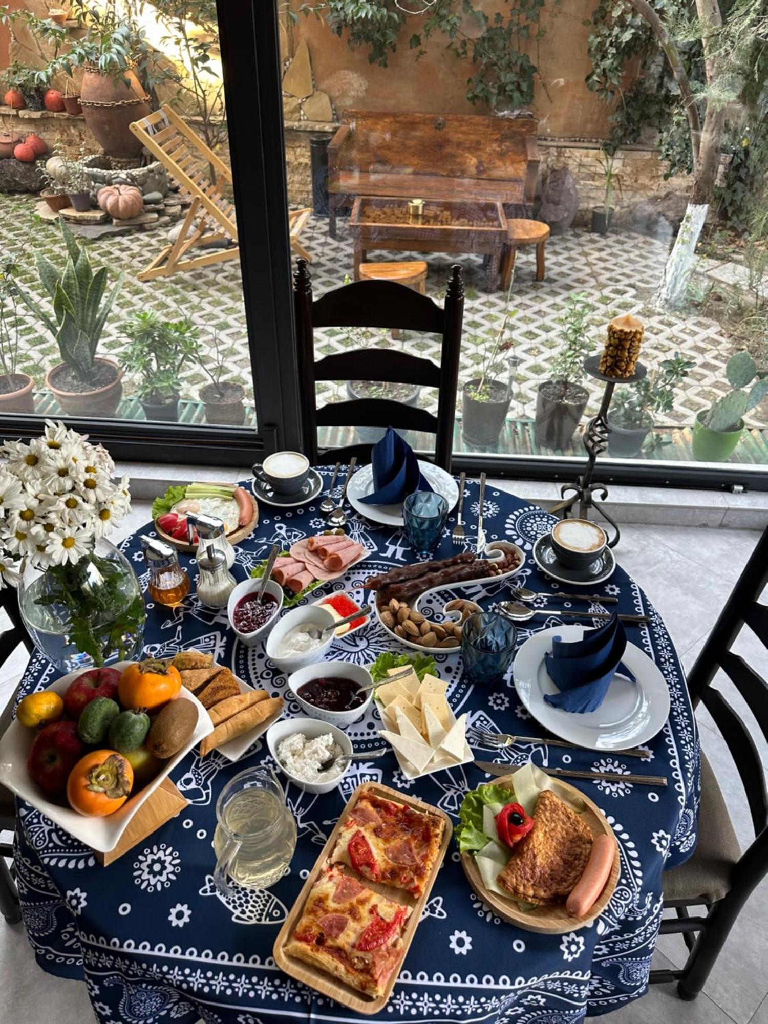 Wine Hills Hotel Tbiliszi Kültér fotó