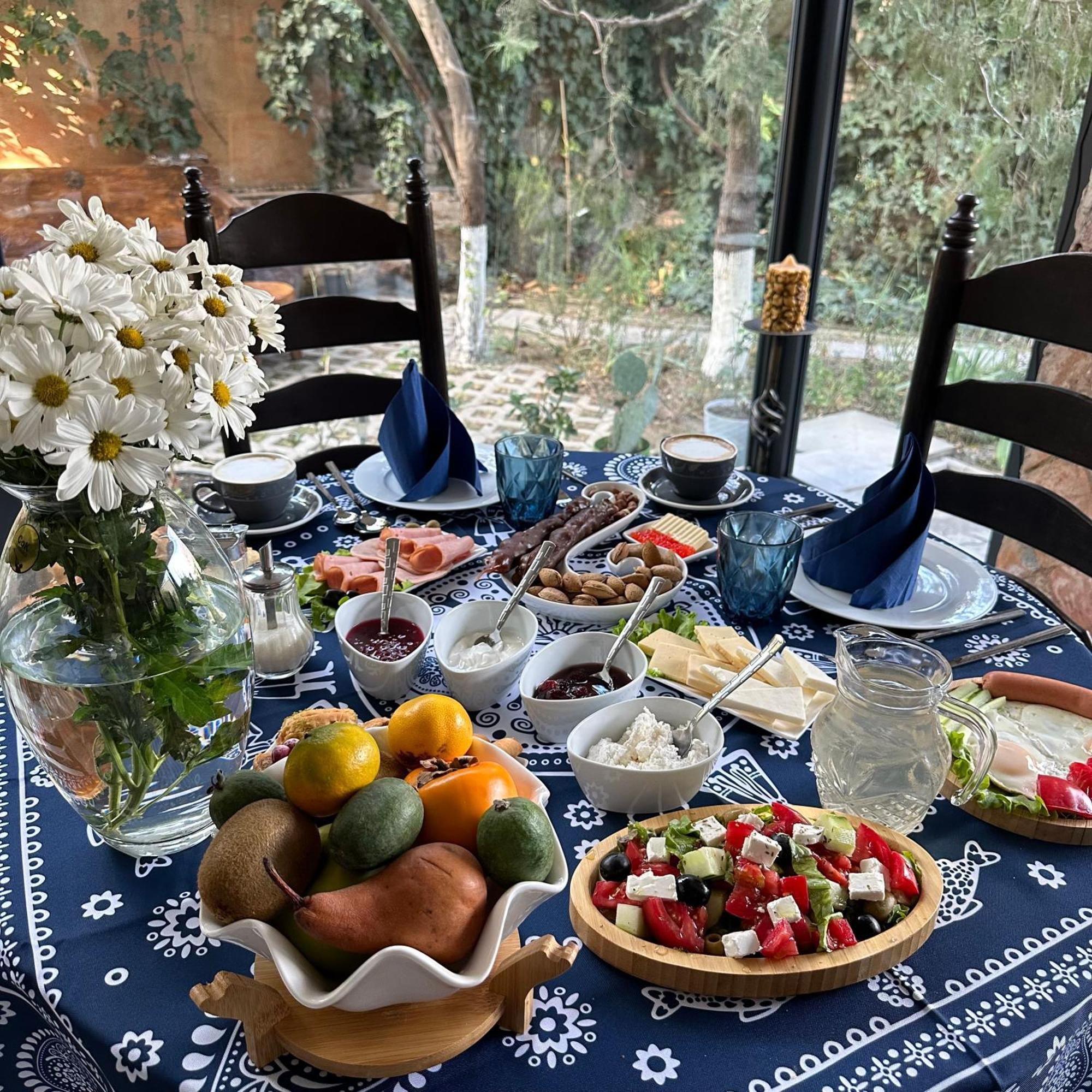 Wine Hills Hotel Tbiliszi Kültér fotó