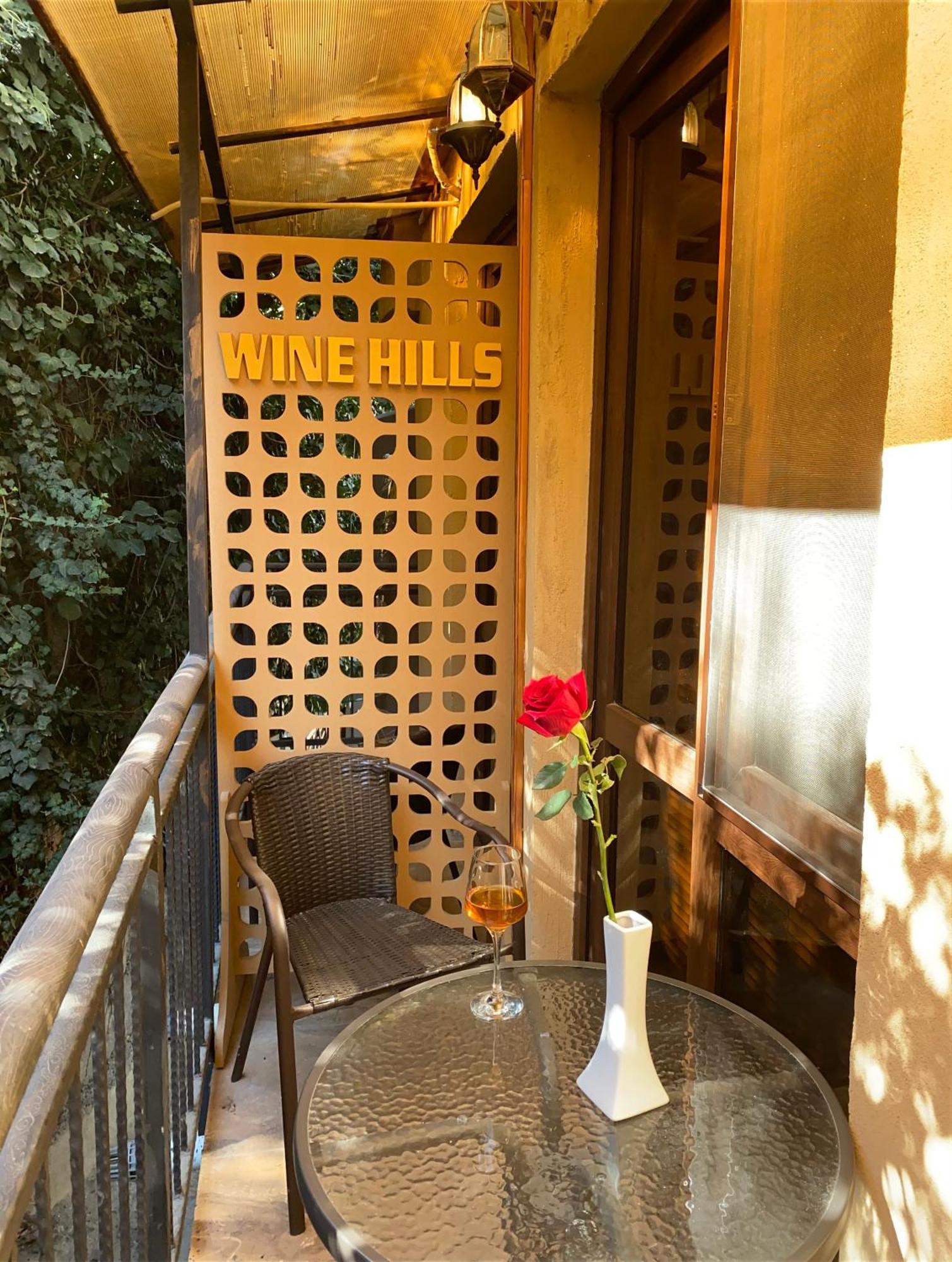 Wine Hills Hotel Tbiliszi Szoba fotó
